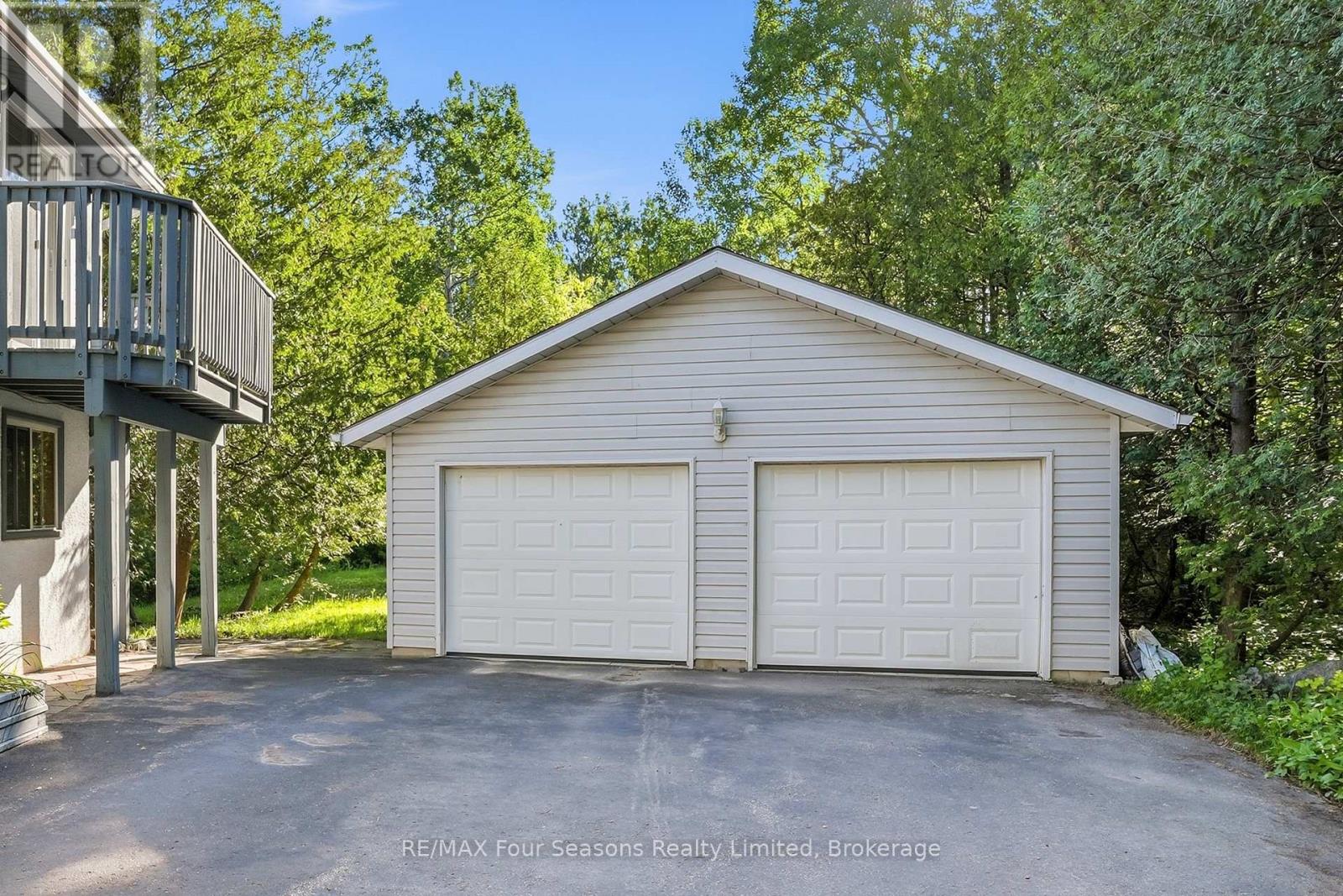 105 ST MORITZ CRESCENT - 28