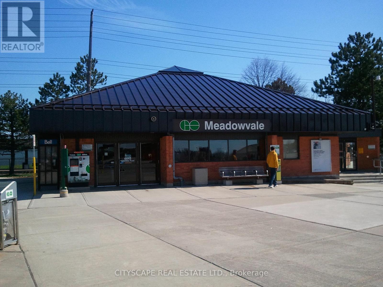 #6 2701 AQUITAINE AVENUE - 36
