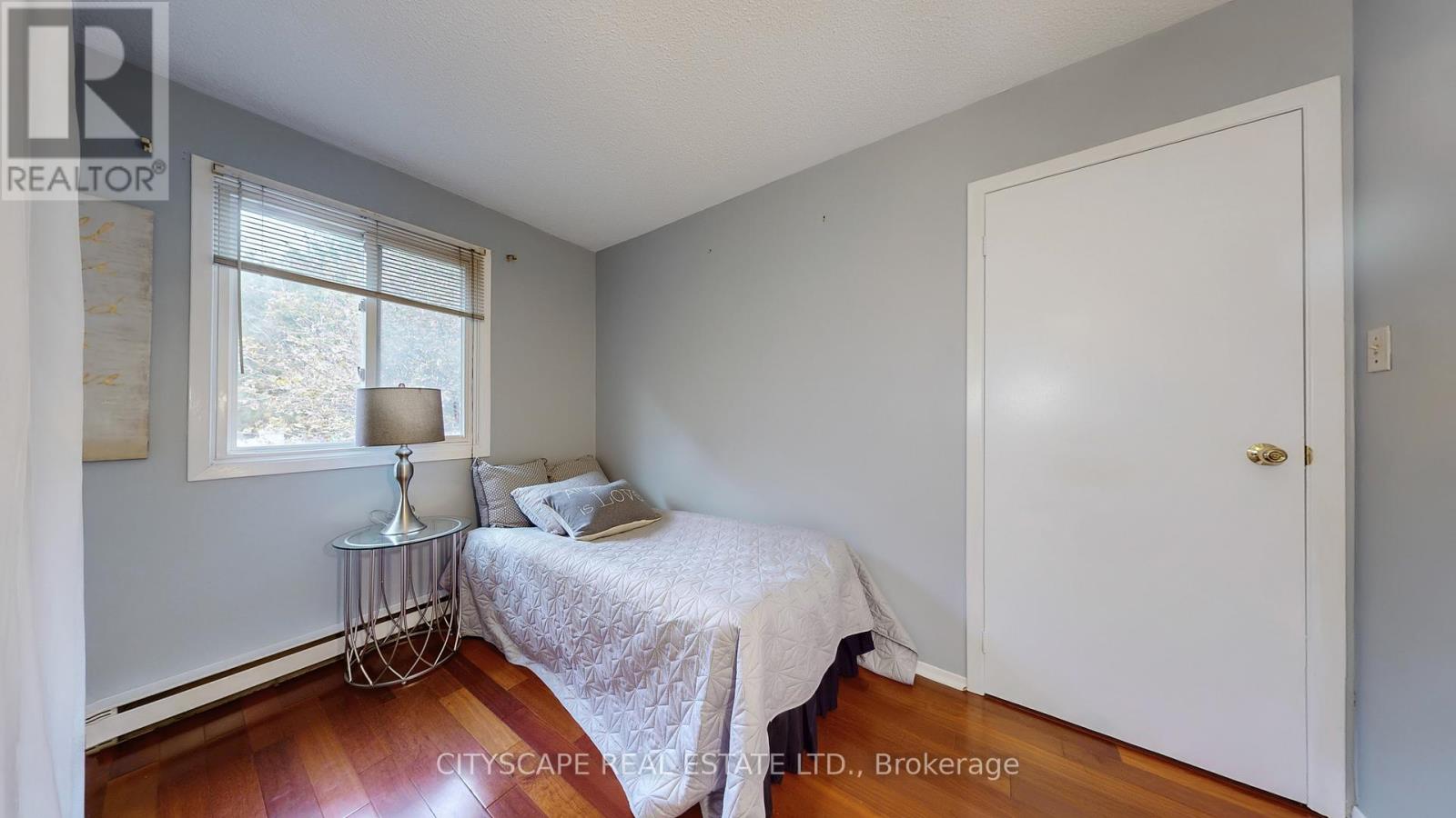 #6 2701 AQUITAINE AVENUE - 24