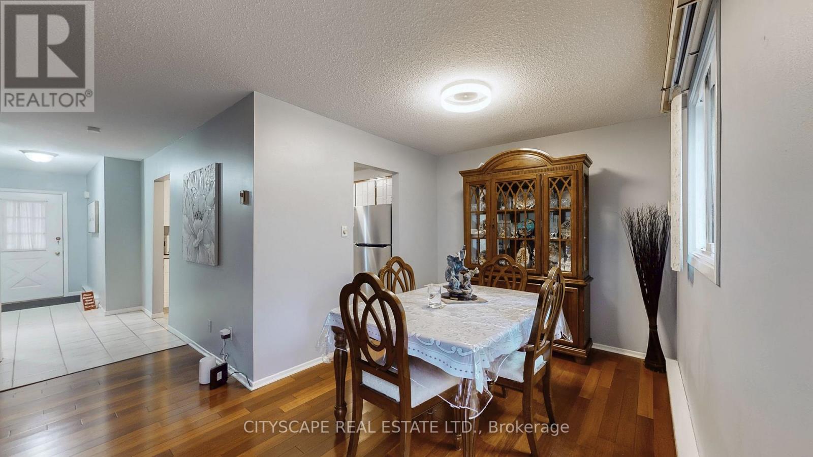 #6 2701 AQUITAINE AVENUE - 10