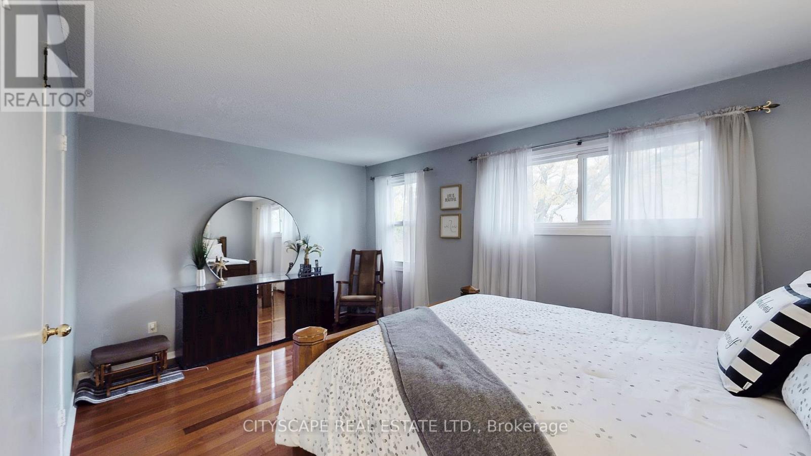 #6 2701 AQUITAINE AVENUE - 22