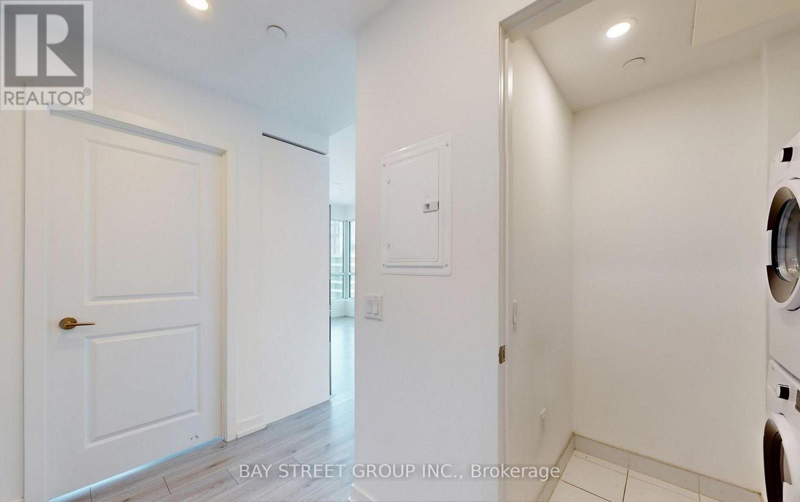 #4010 395 BLOOR STREET E - 8