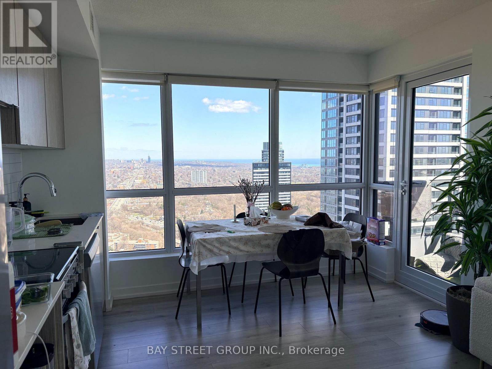 #4010 395 BLOOR STREET E - 1