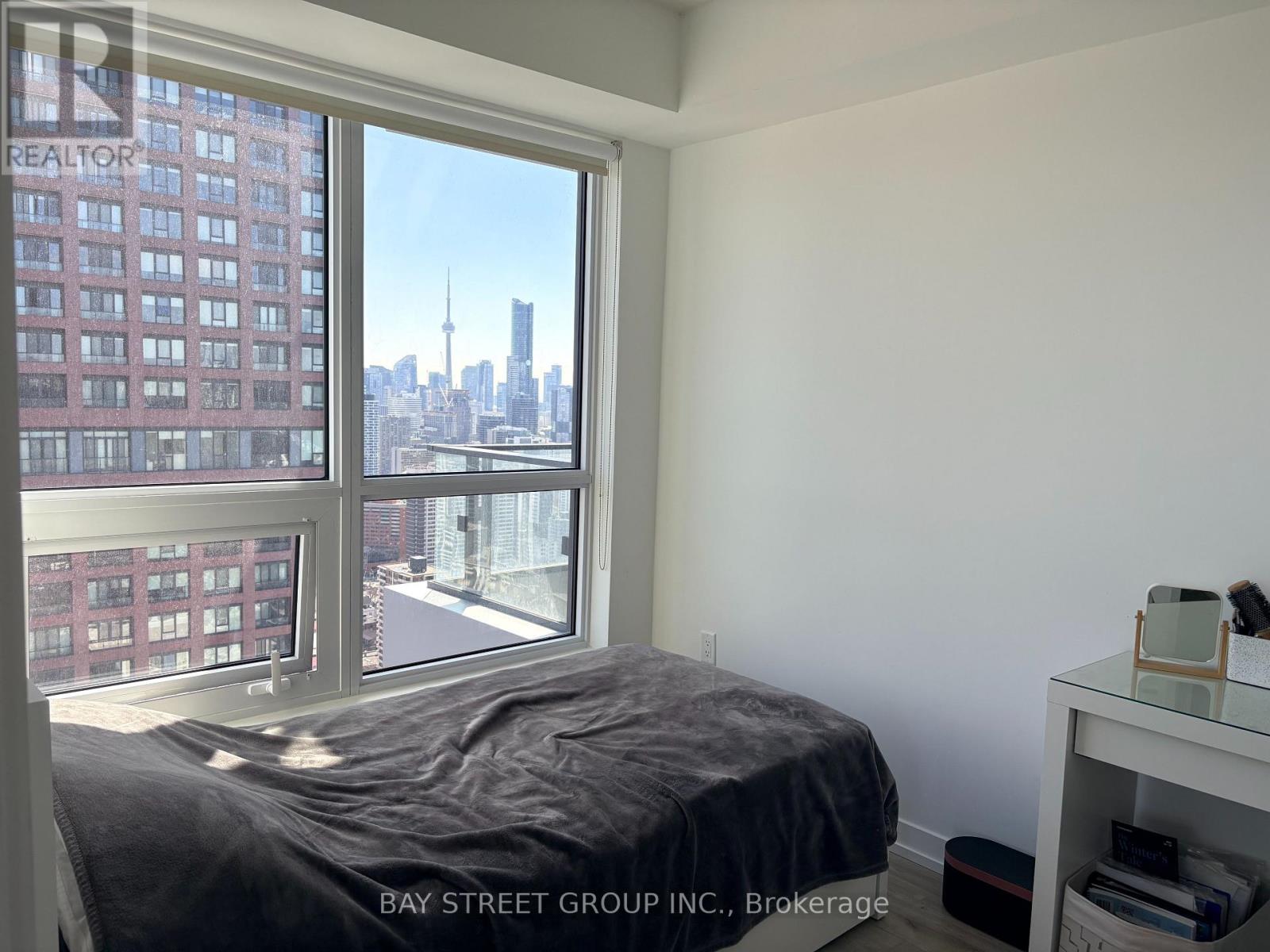 #4010 395 BLOOR STREET E - 5
