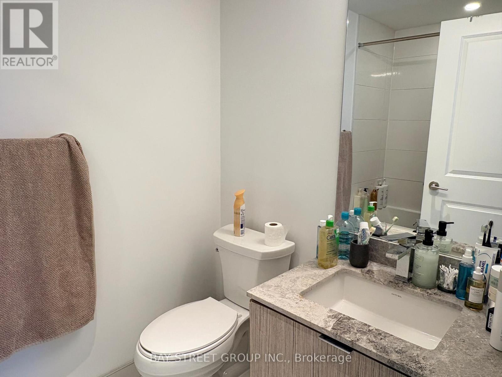 #4010 395 BLOOR STREET E - 7