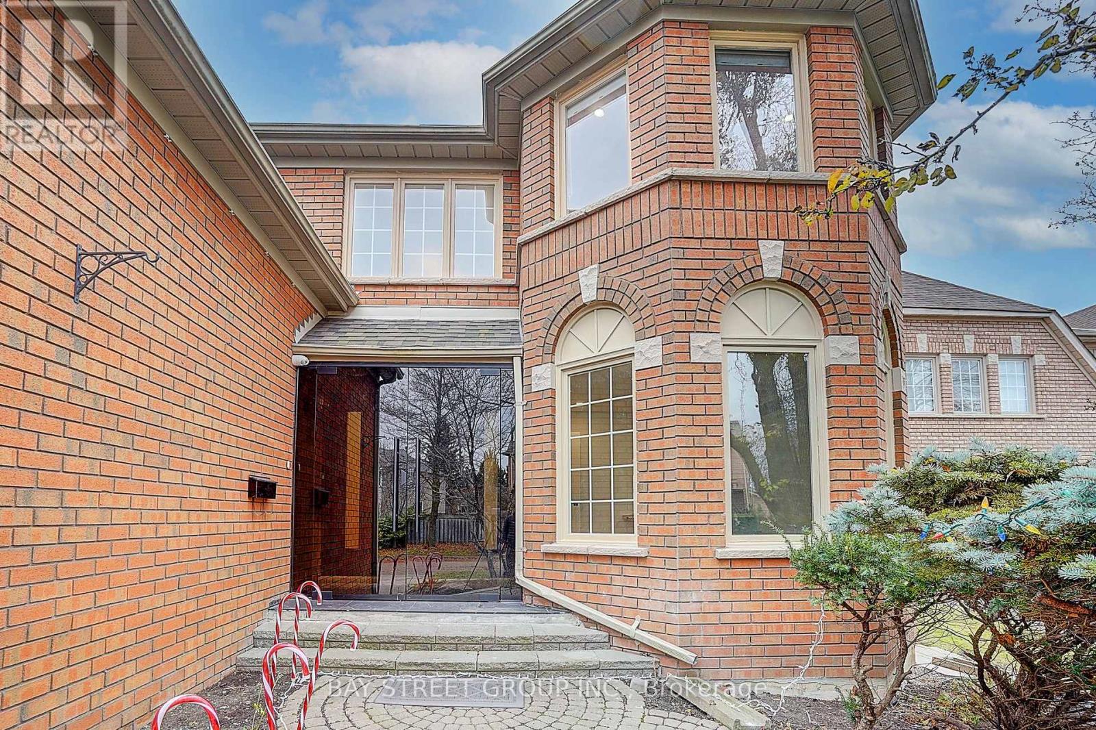 8 MOORELAND COURT - 5