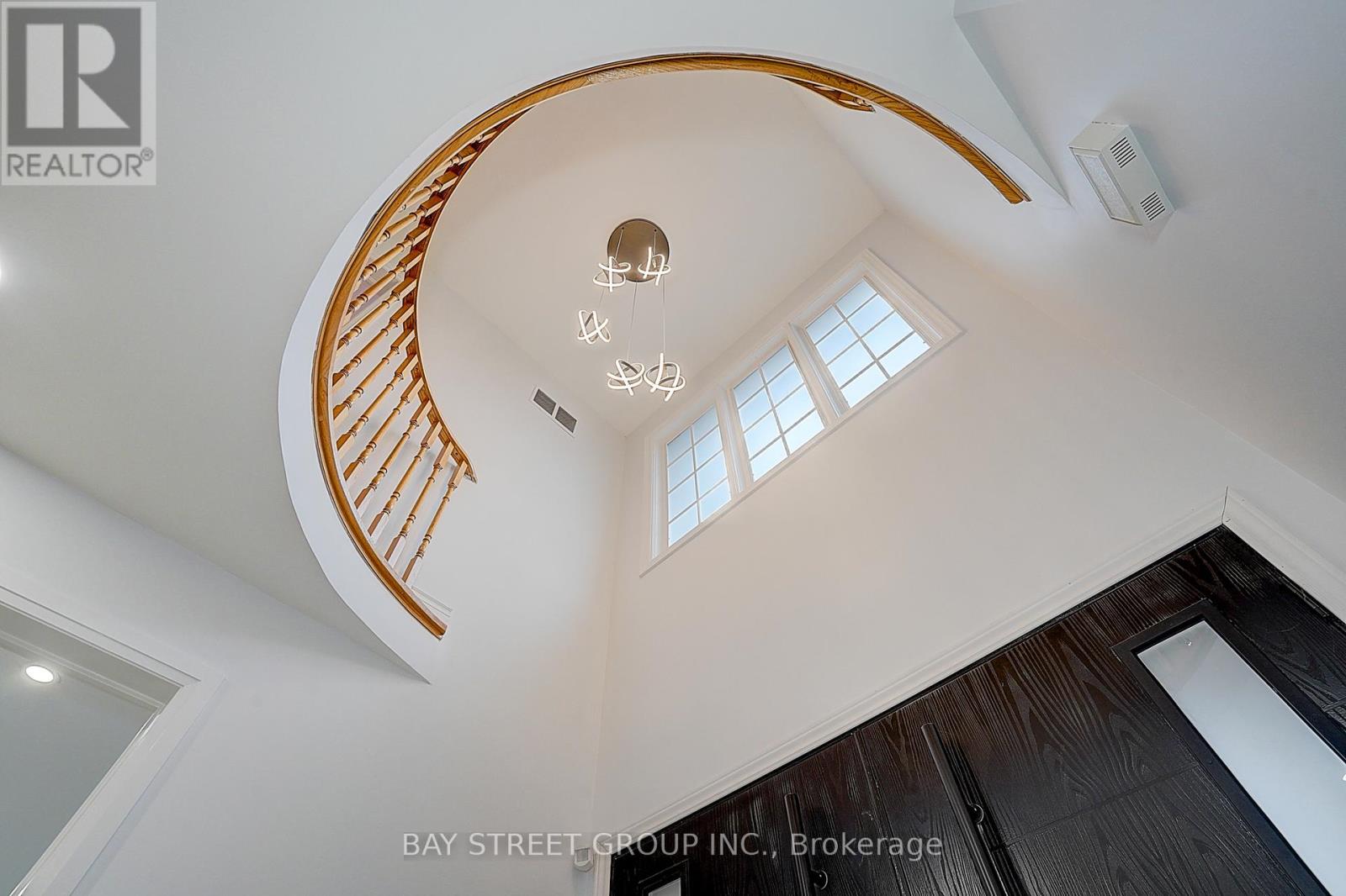 8 MOORELAND COURT - 7