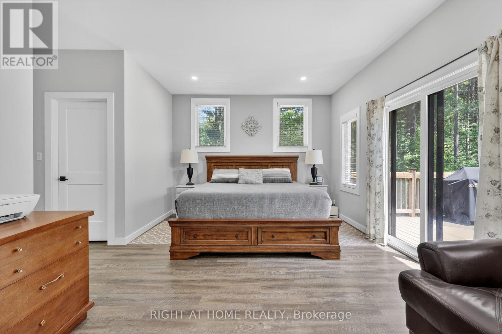 16 WOODLAND HEIGHTS DRIVE - 32
