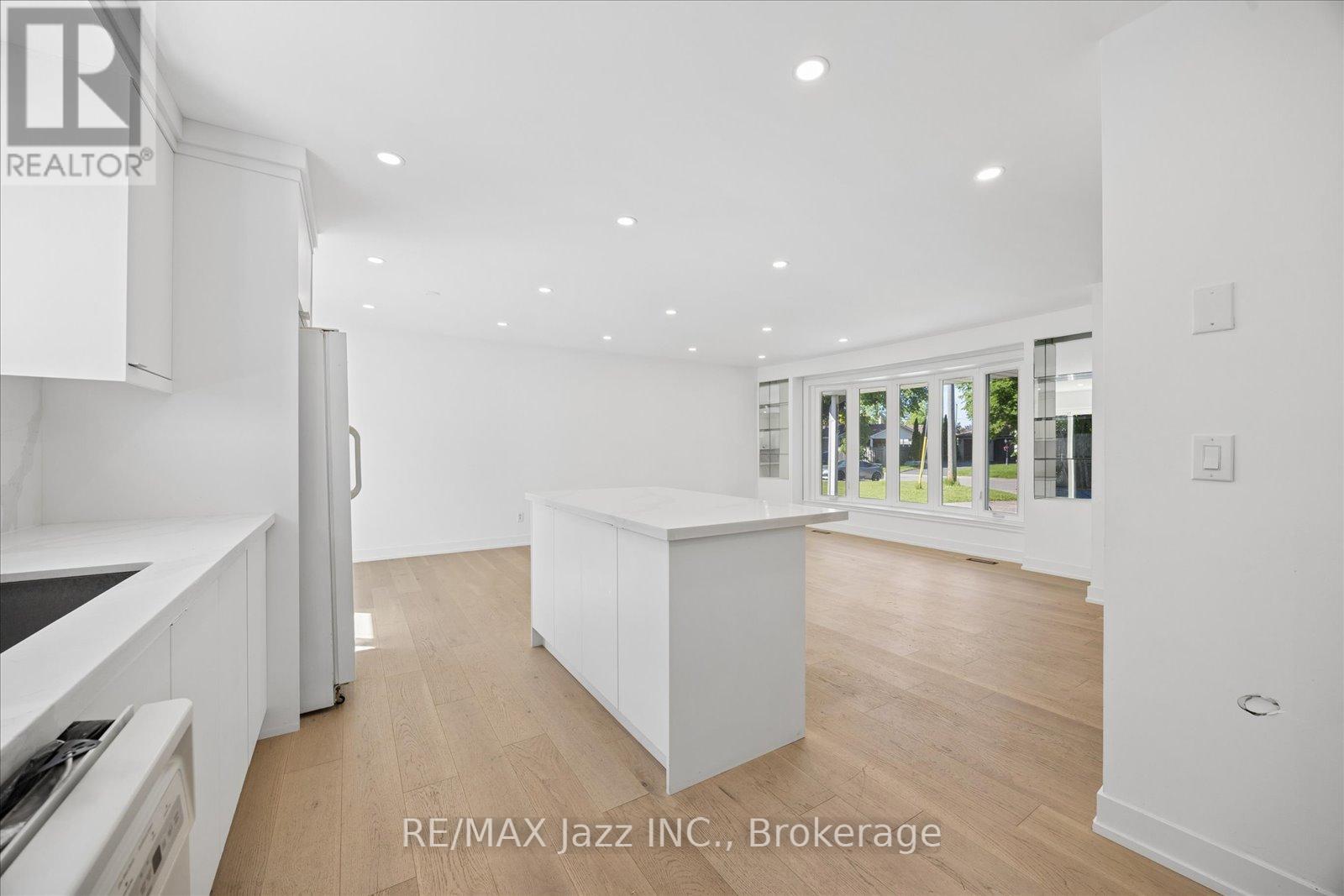 243 ACADIA DRIVE - 6