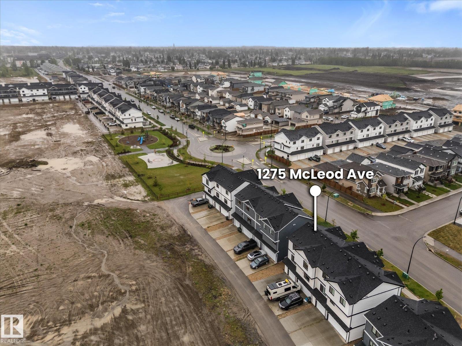 1275 MCLEOD AV — photo 44