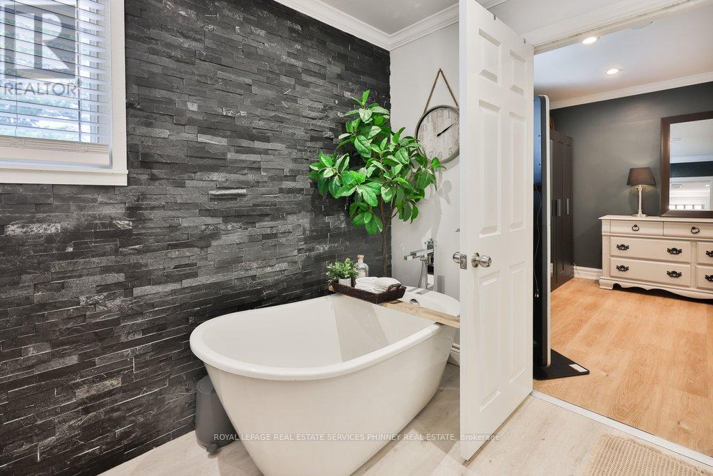 5188 MEADOWHILL ROAD - 16