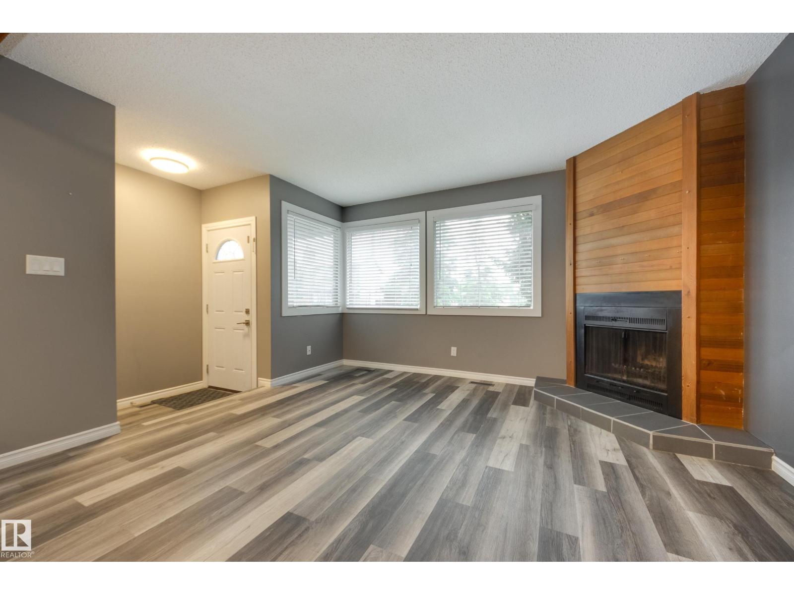 3526 42 AV NW - 3