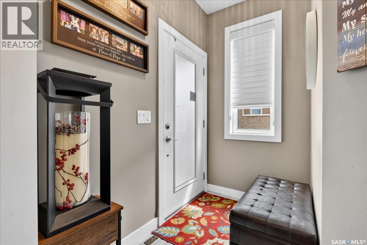 5780 Pearsall CRESCENT - Image 3