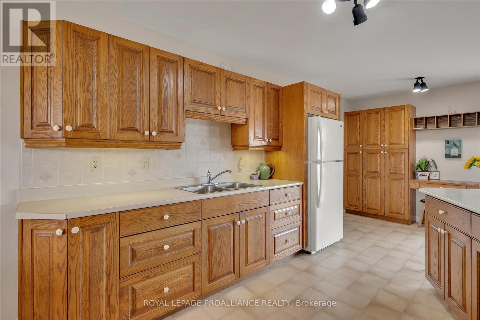 1787 MONCRIEF LINE - 19