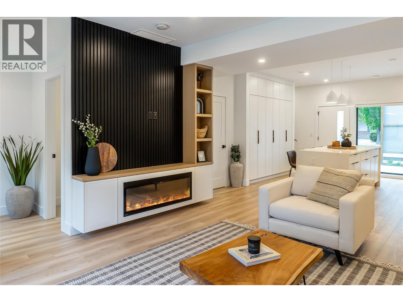 921 Borden Avenue - 6