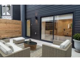 921 Borden Avenue, Kelowna, BC V5P2R6 Photo 10