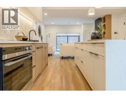 921 Borden Avenue, Kelowna, BC V5P2R6 Photo 14