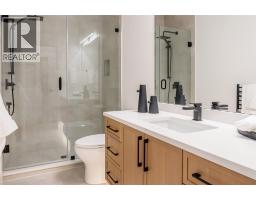 921 Borden Avenue, Kelowna, BC V5P2R6 Photo 8