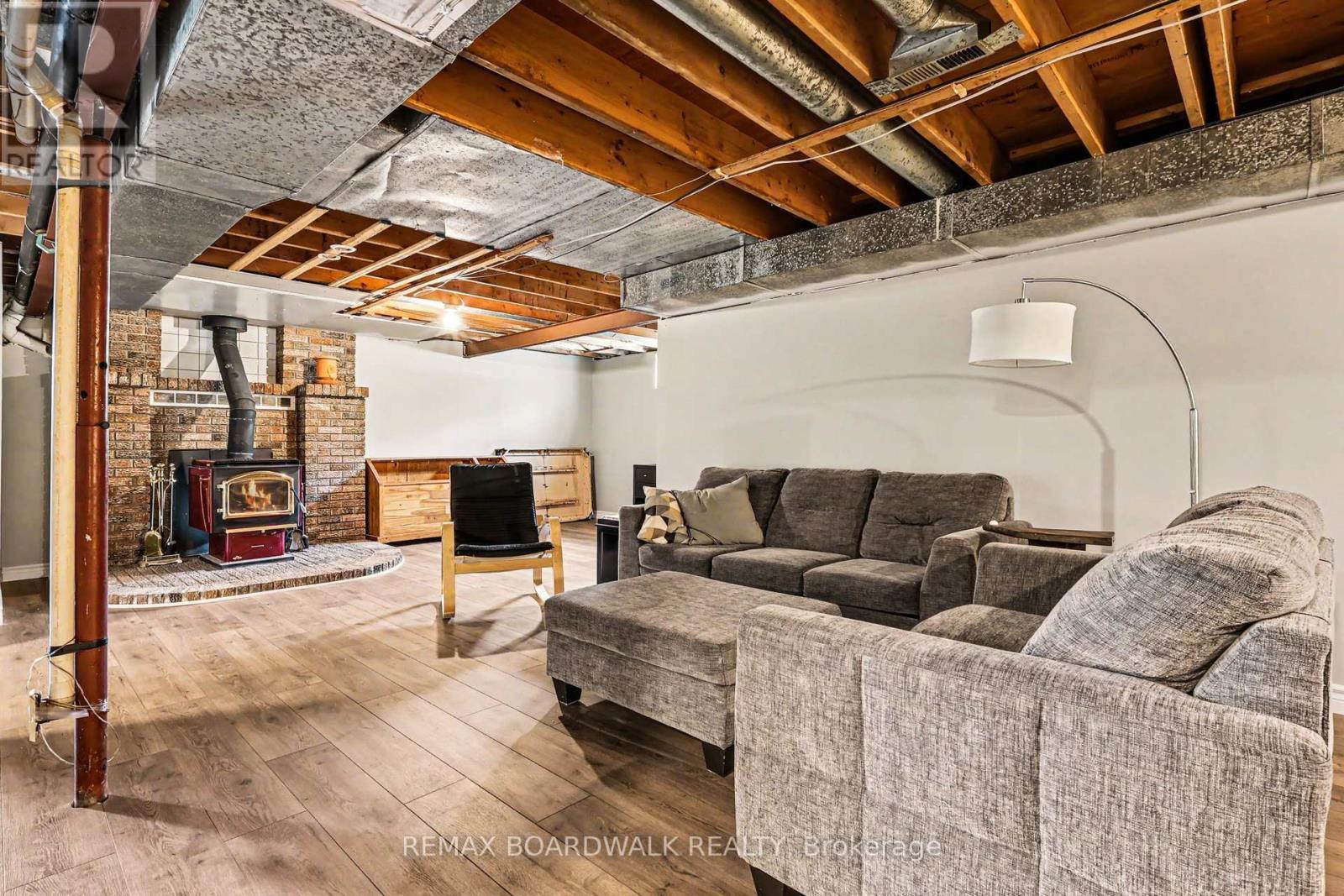 1500 DU GOLF ROAD - 29