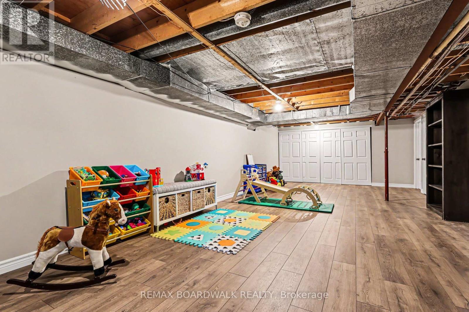 1500 DU GOLF ROAD - 28