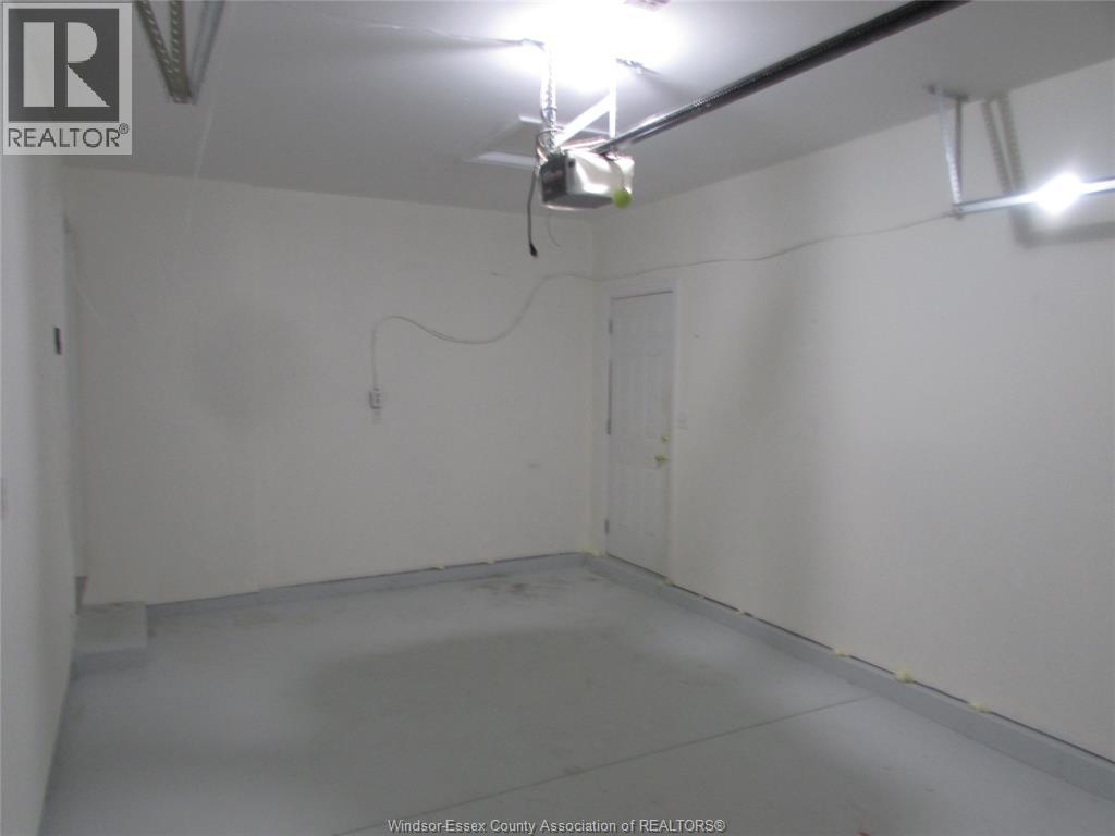 89 Oak STREET East - 23