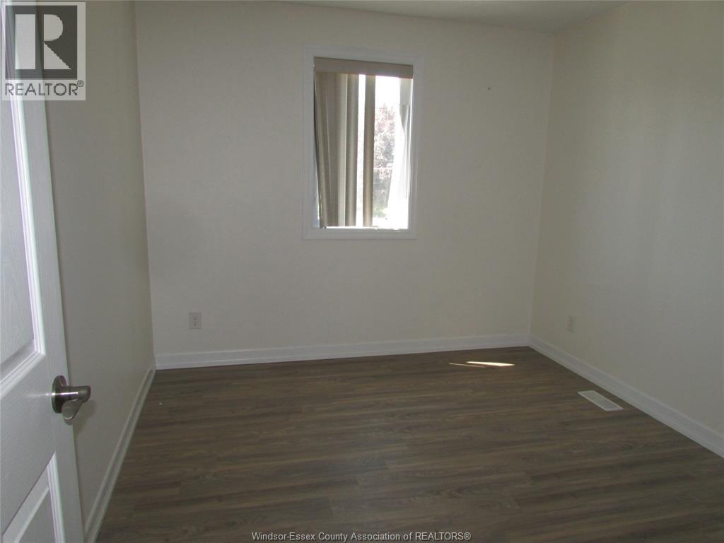 89 Oak STREET East - 12