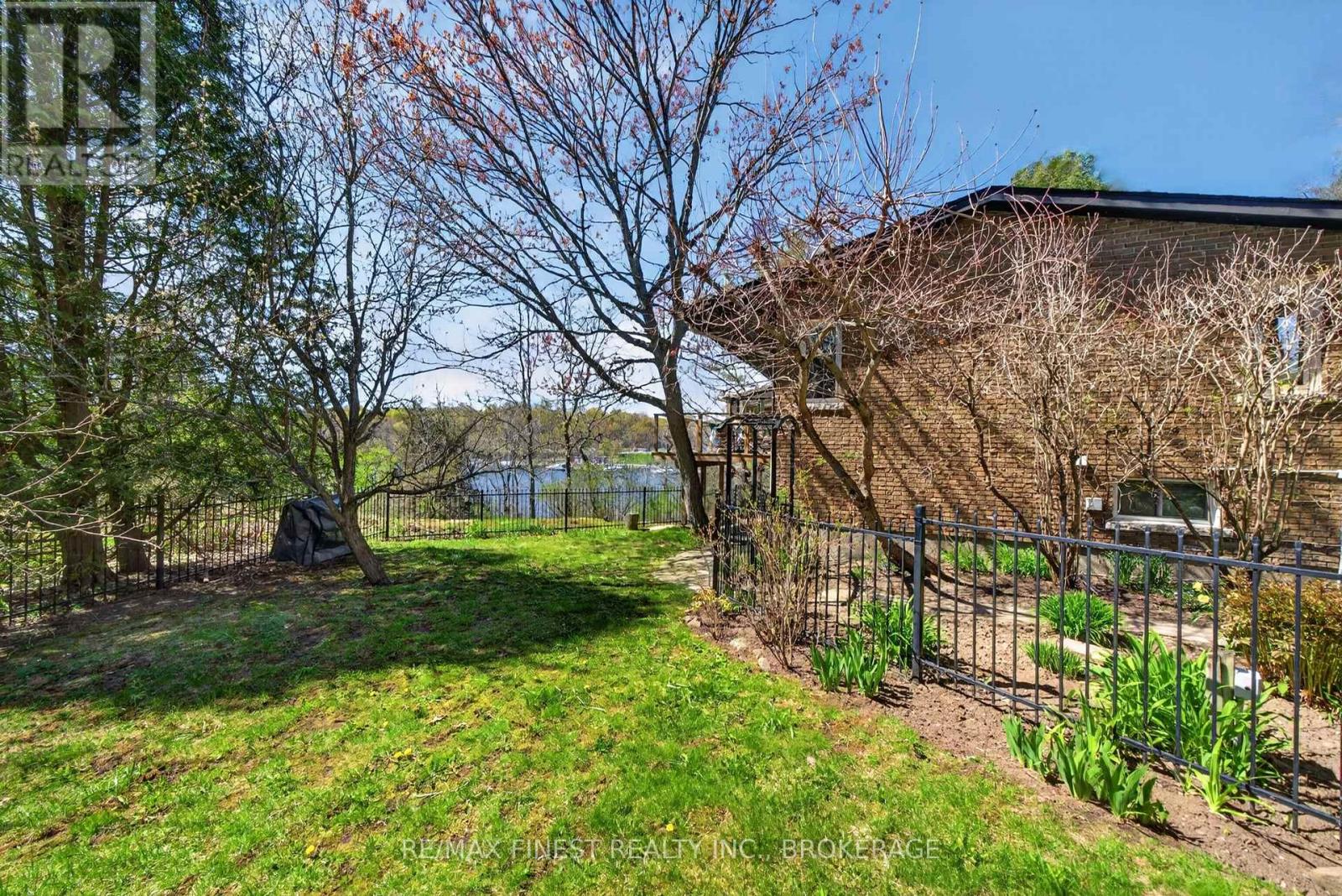 10 WARBLER LANE - 46