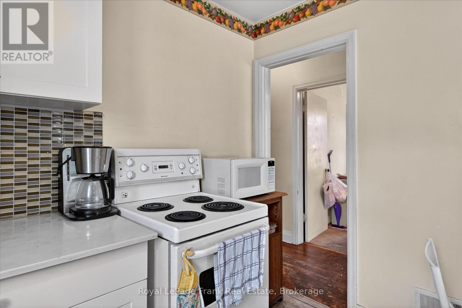 569 STEELE AVENUE - 10