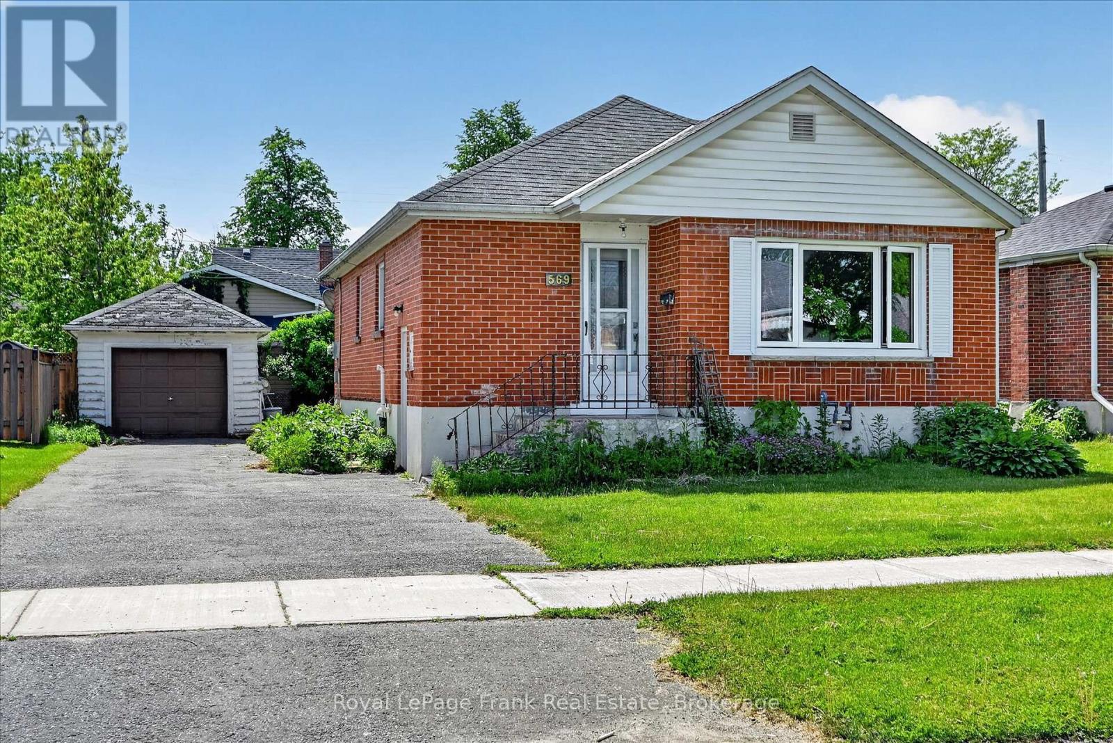 569 STEELE AVENUE - Image 2