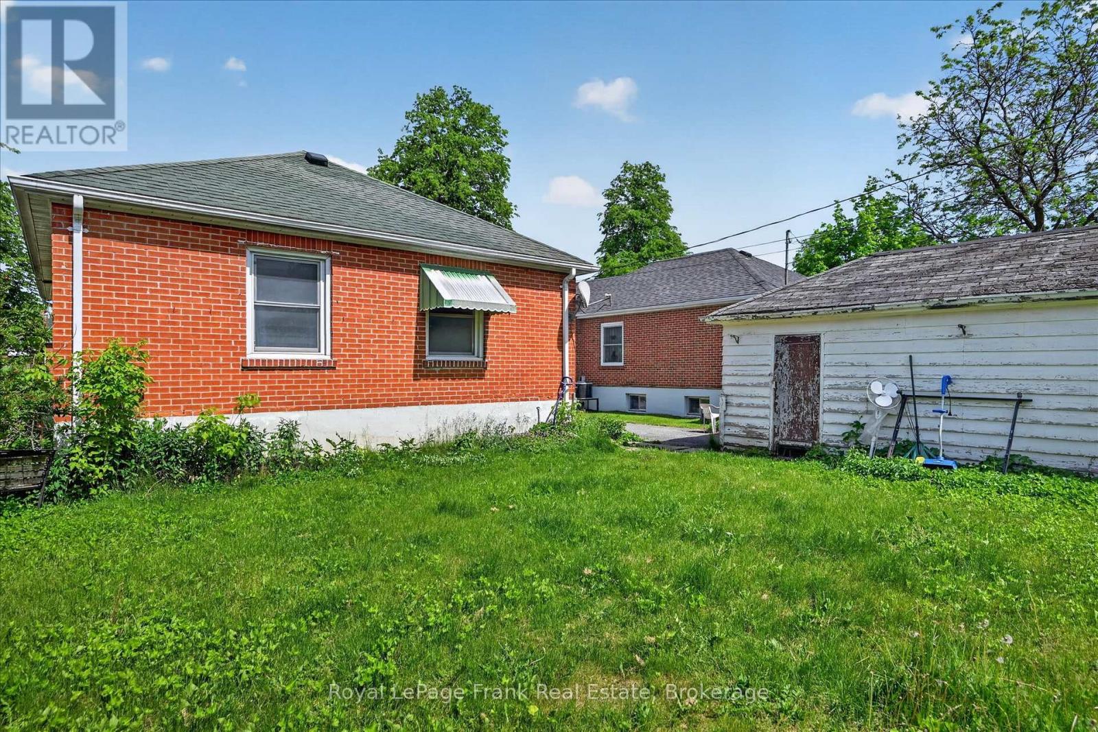 569 STEELE AVENUE - 27
