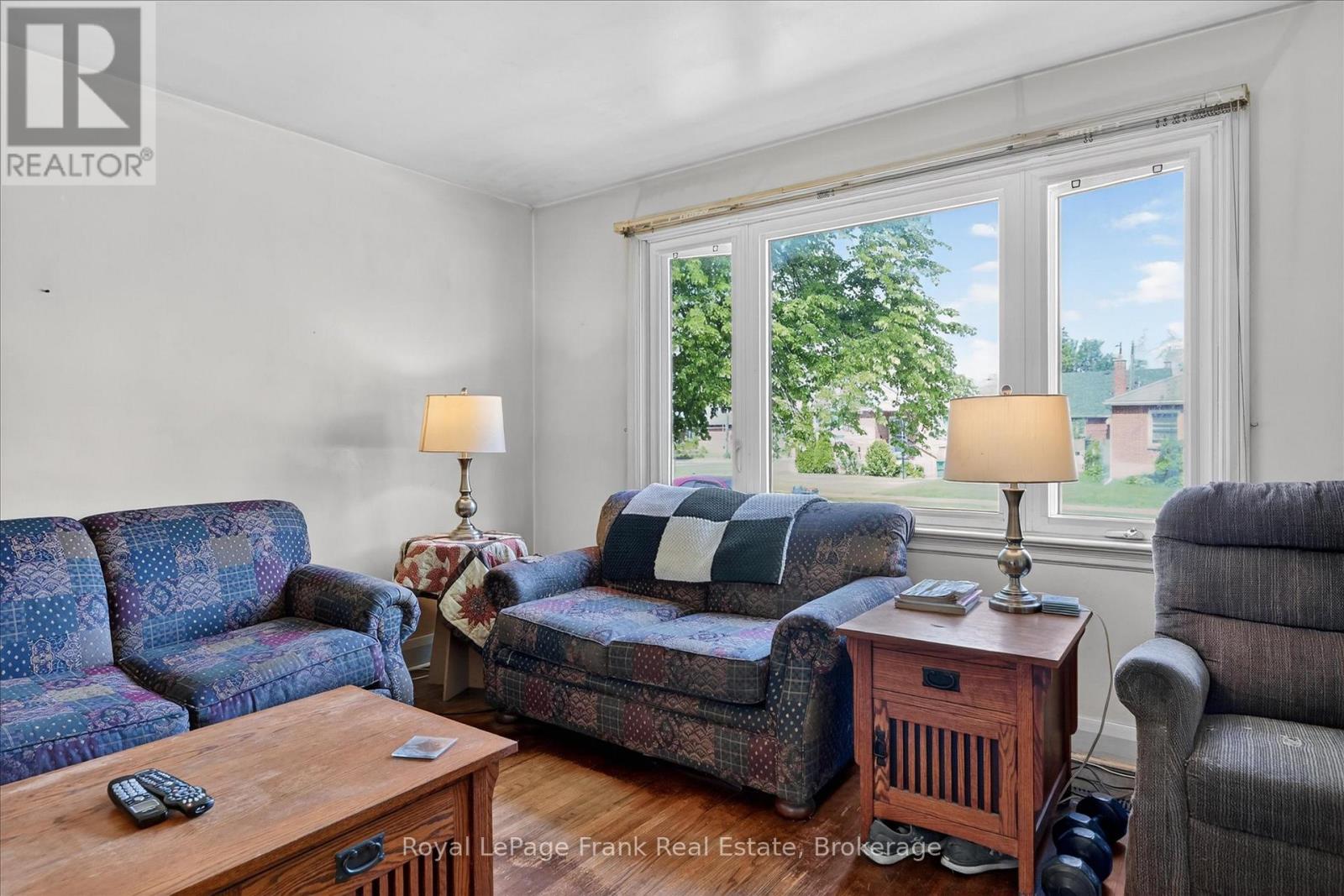 569 STEELE AVENUE - Image 3