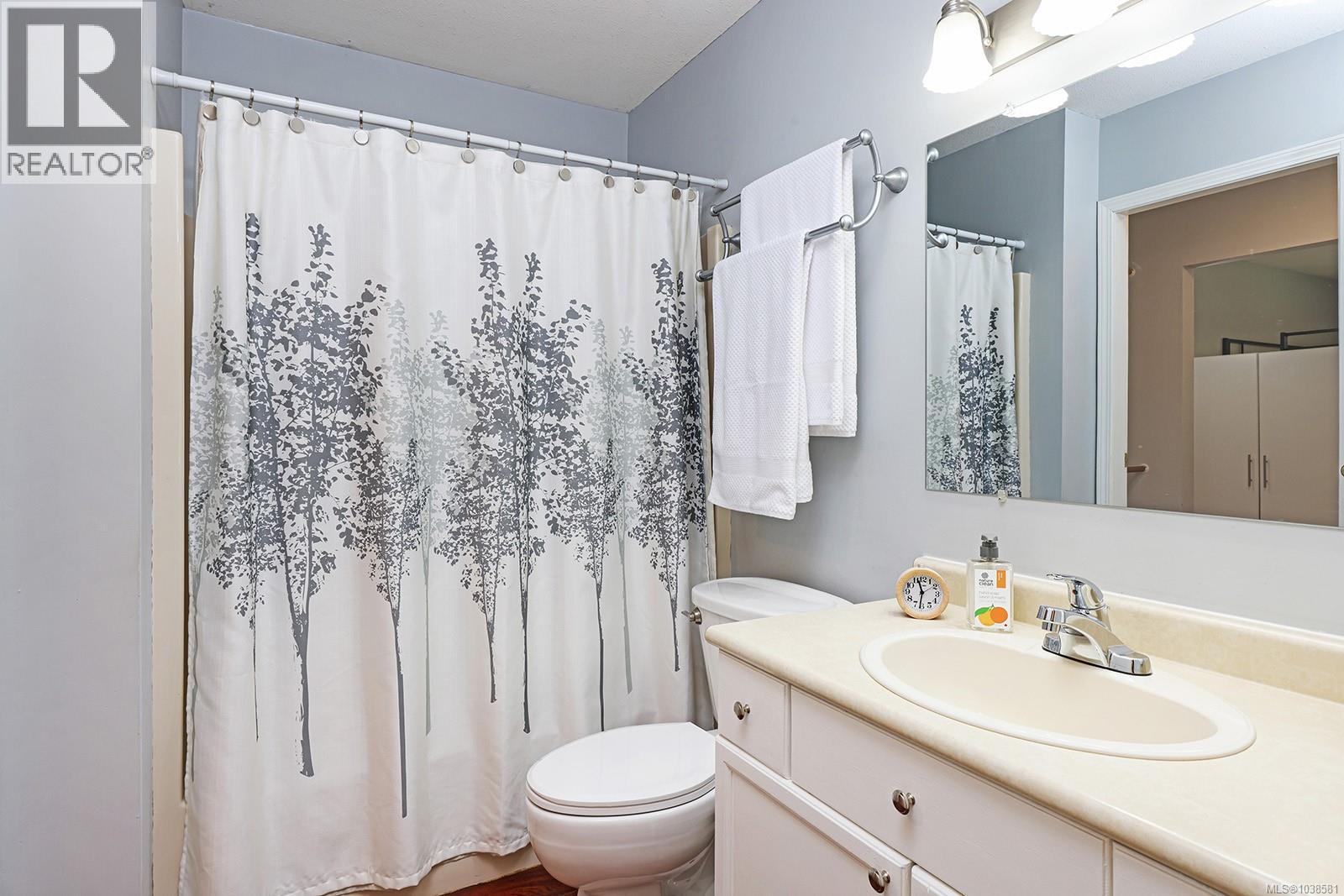 B 175 Willemar Ave, Courtenay