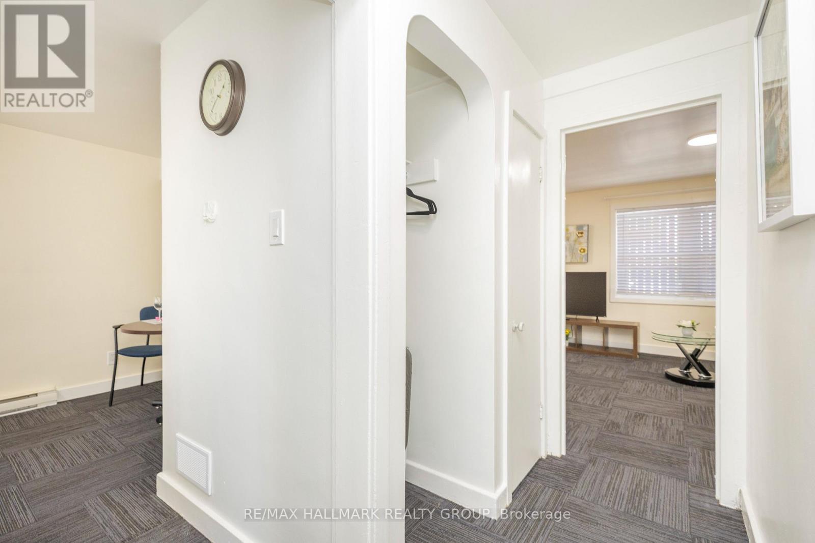 1 - 462 BRONSON AVENUE