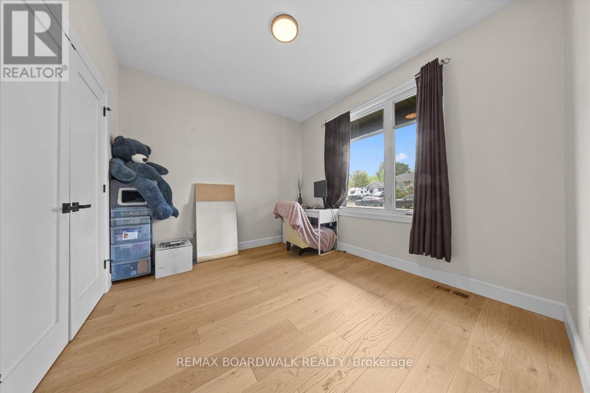 888 CHAPMAN STREET - 14