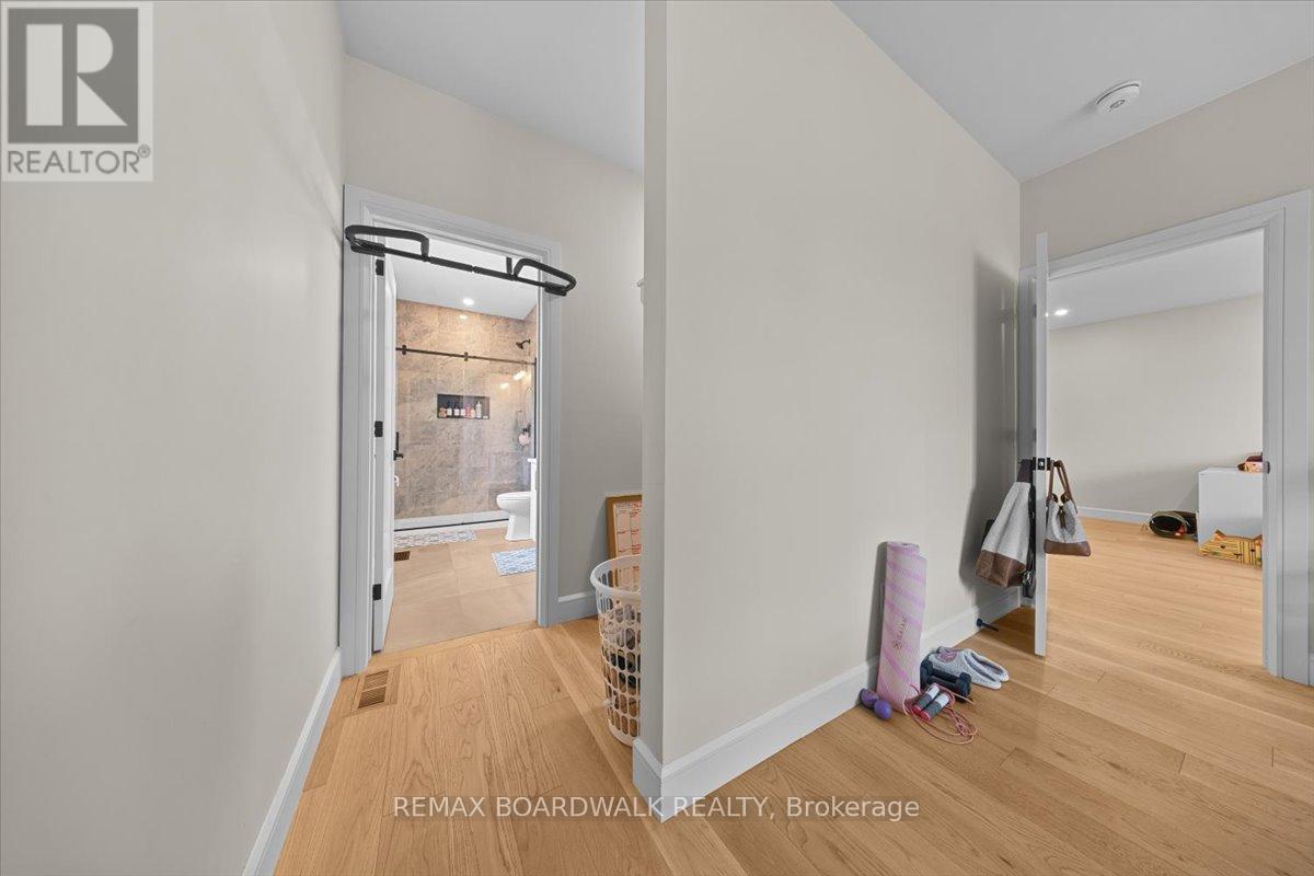 888 CHAPMAN STREET - 18