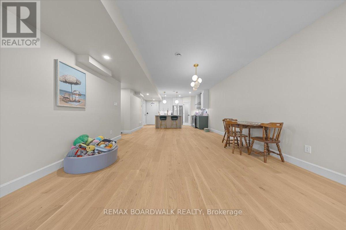 888 CHAPMAN STREET - 29