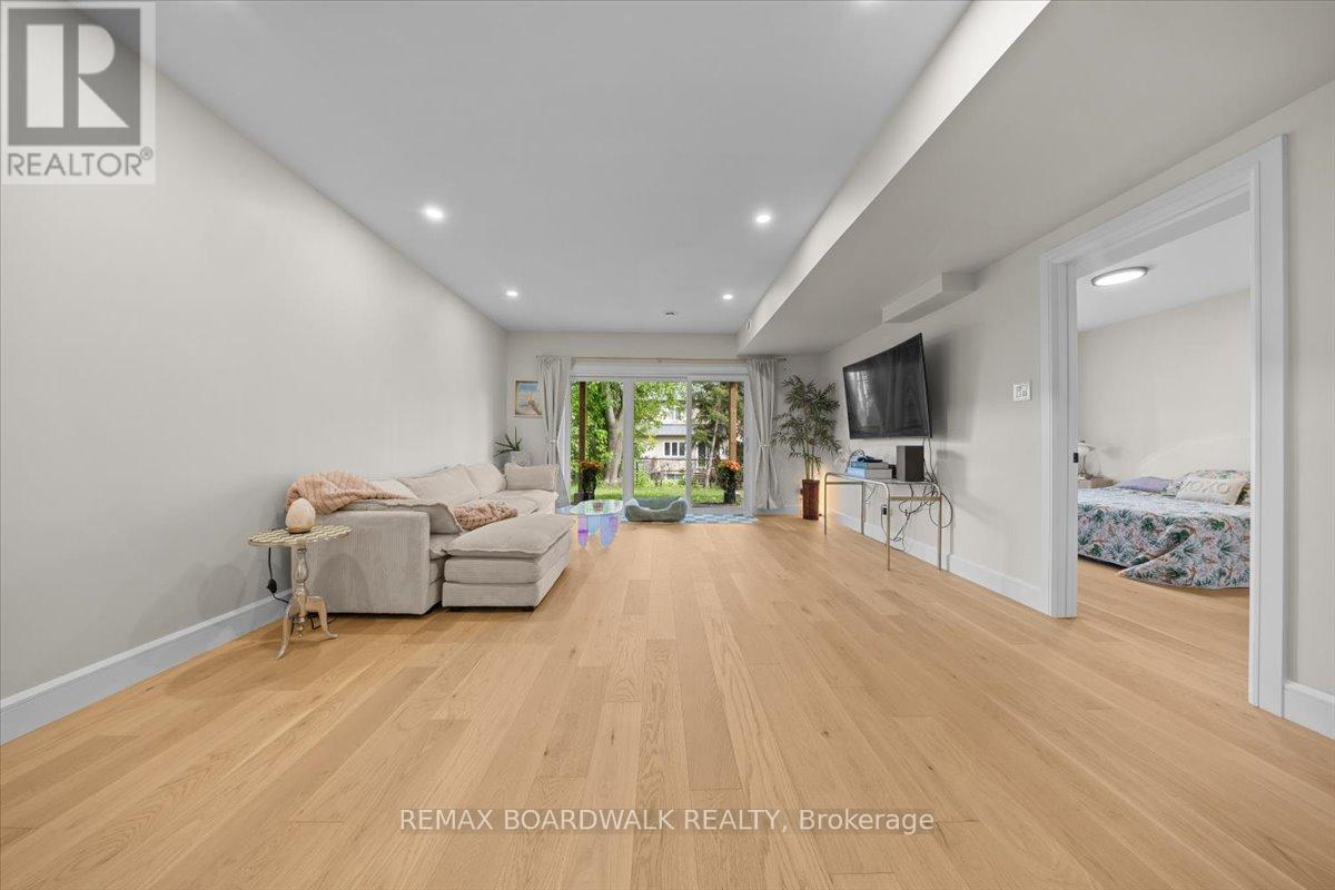 888 CHAPMAN STREET - 30