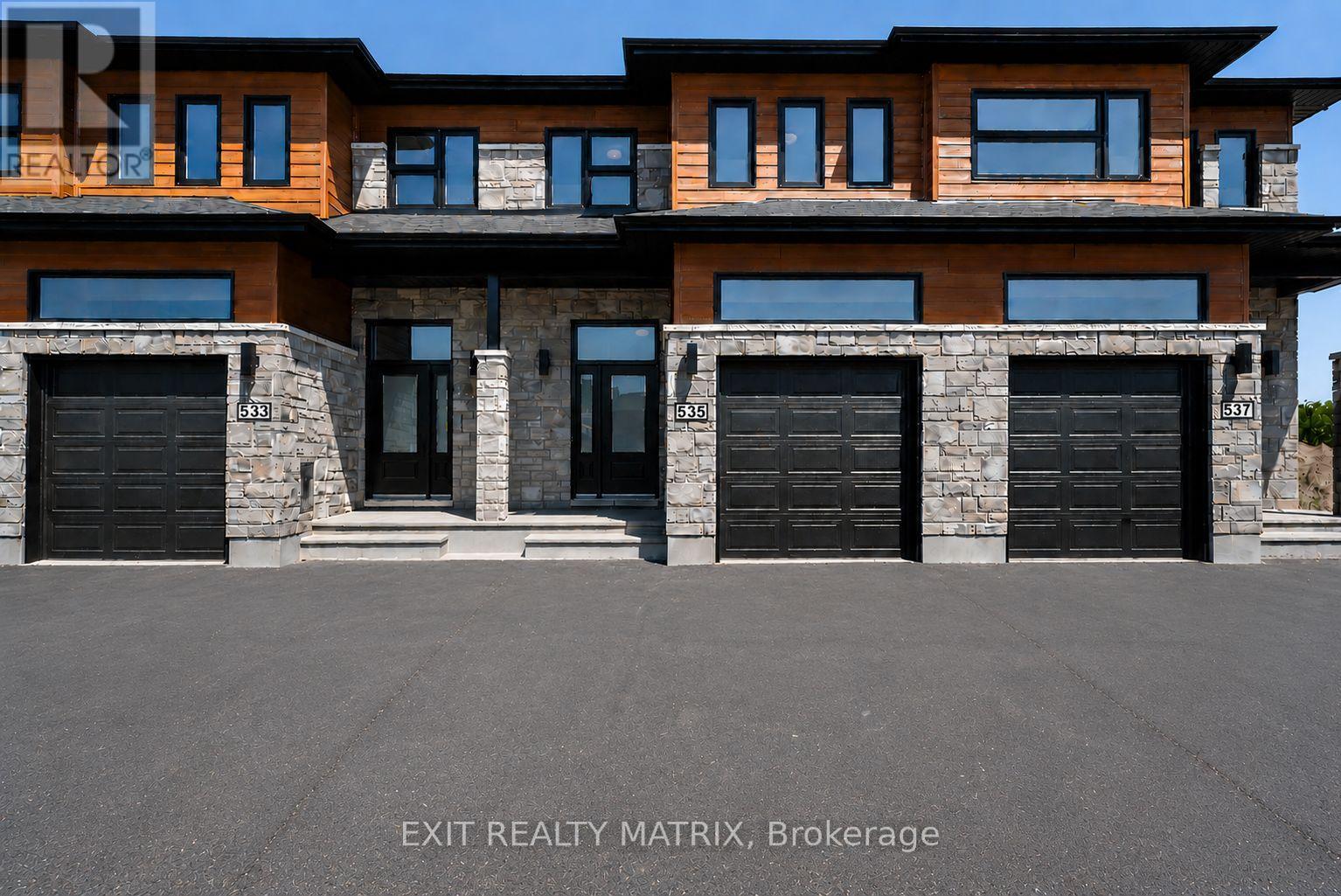 535 REGINA STREET - 1