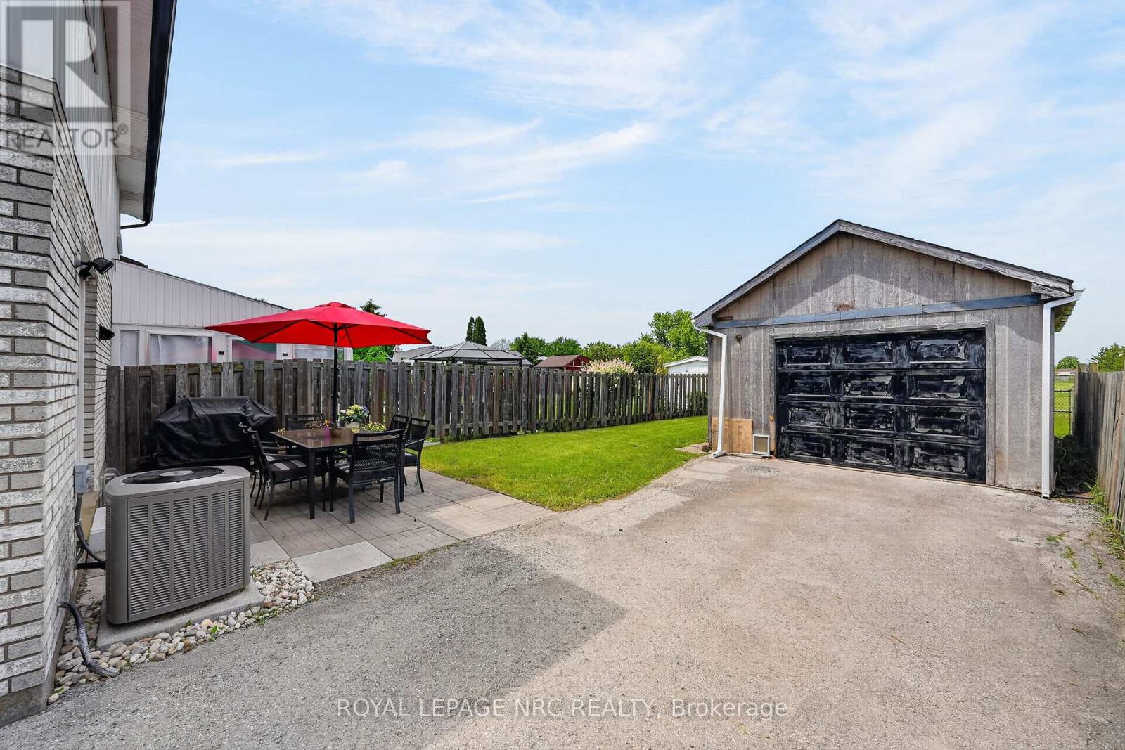 28 CHANTAL COURT - 17