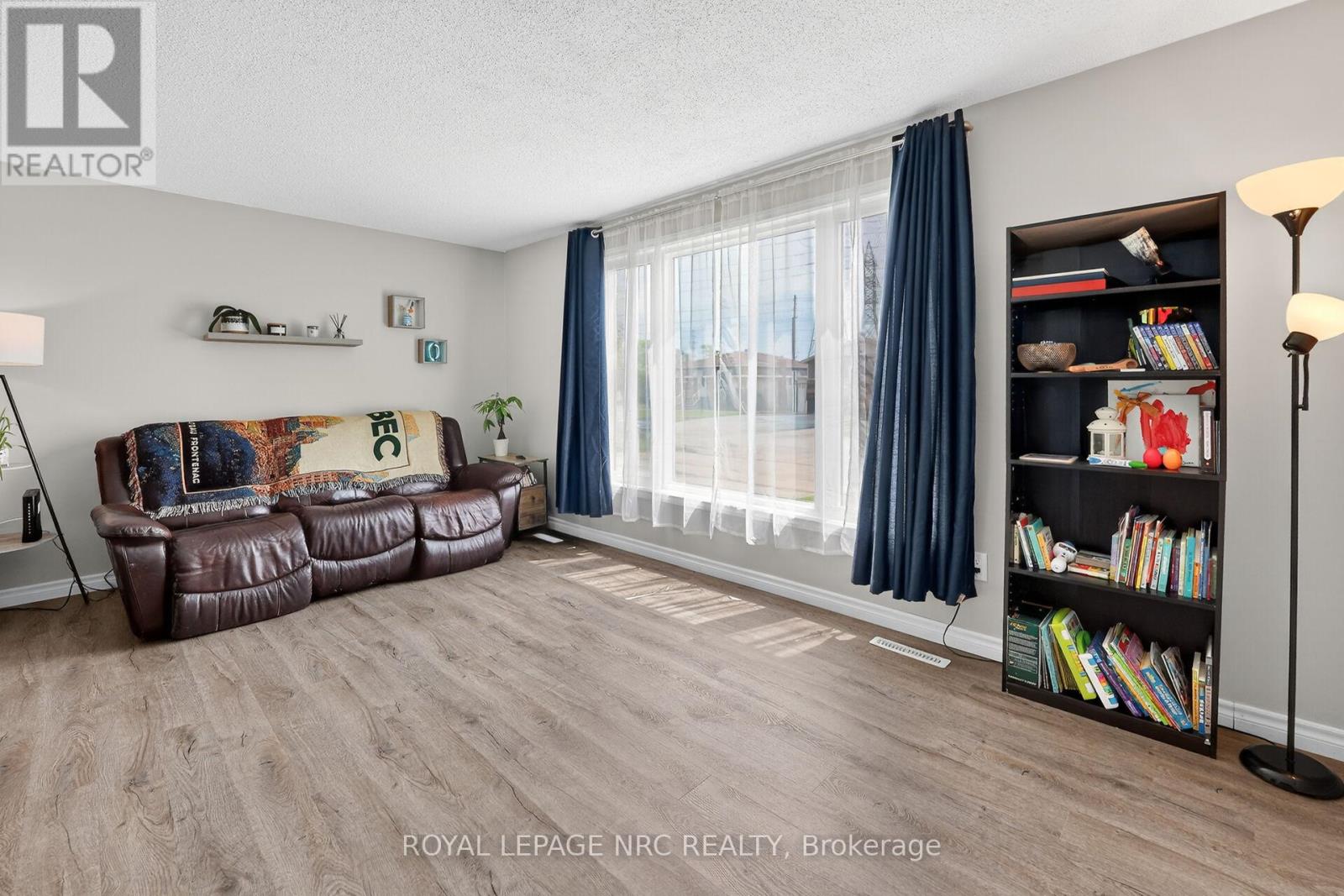 28 CHANTAL COURT - 4