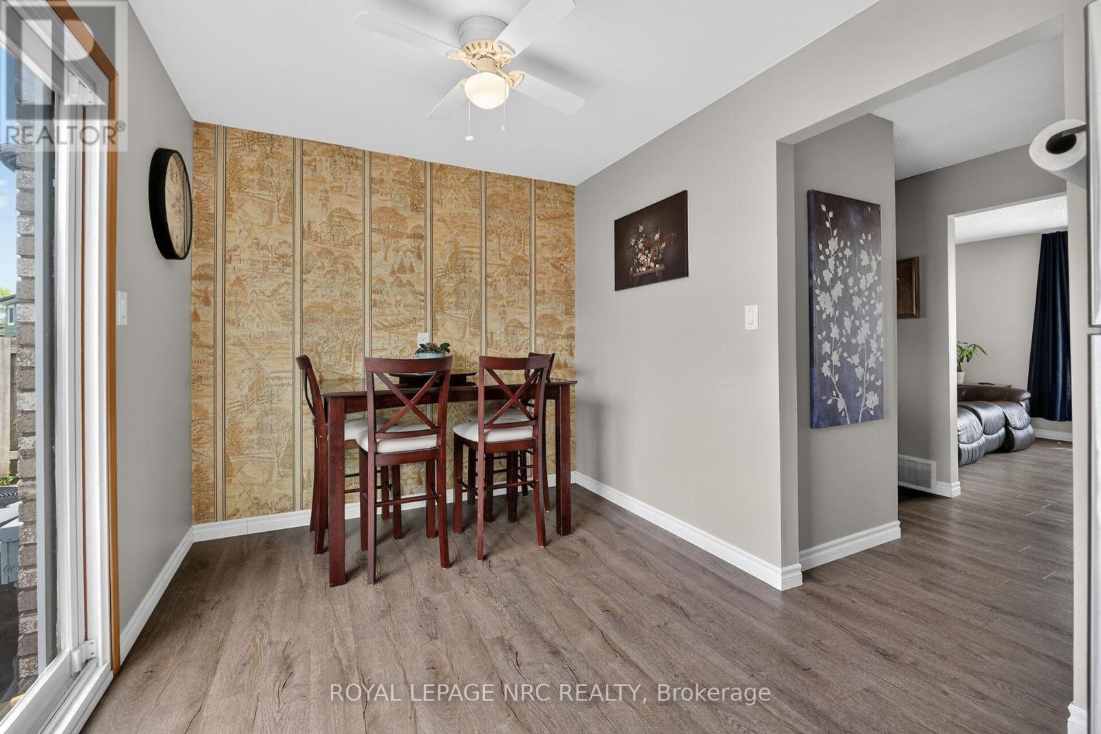 28 CHANTAL COURT - 6