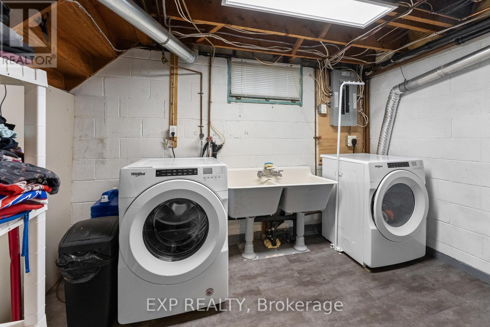 5 DUNRAVEN AVENUE - 32