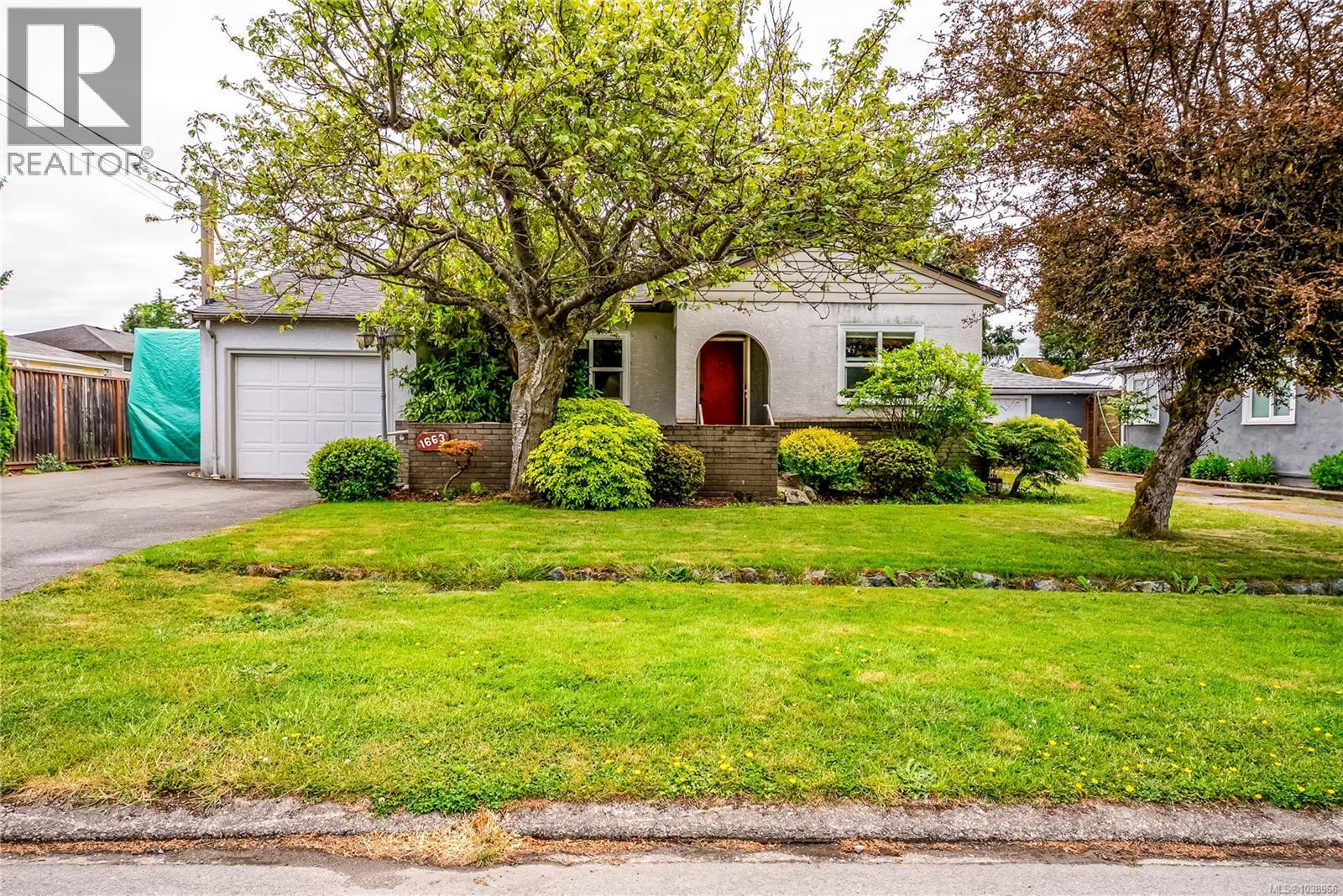  1663 Freeman Avenue, Saanich