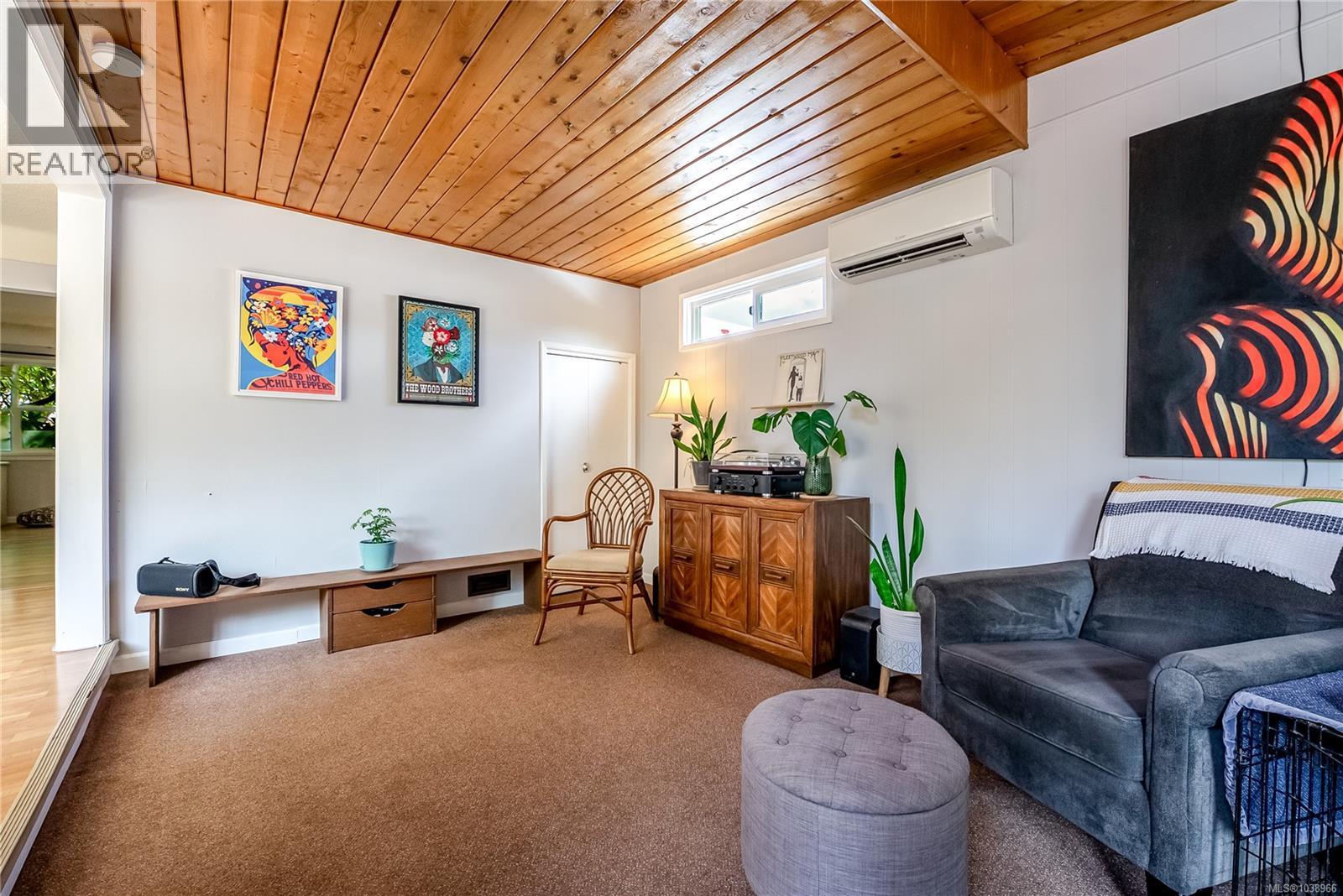  1663 Freeman Avenue, Saanich