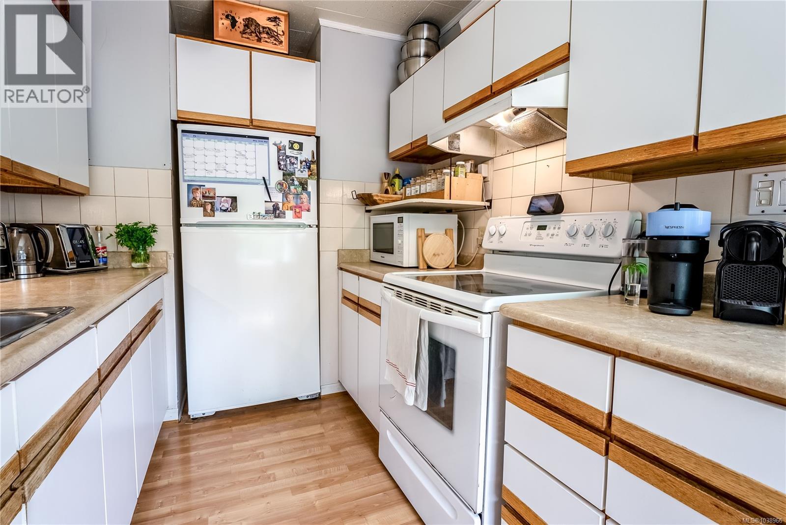  1663 Freeman Avenue, Saanich