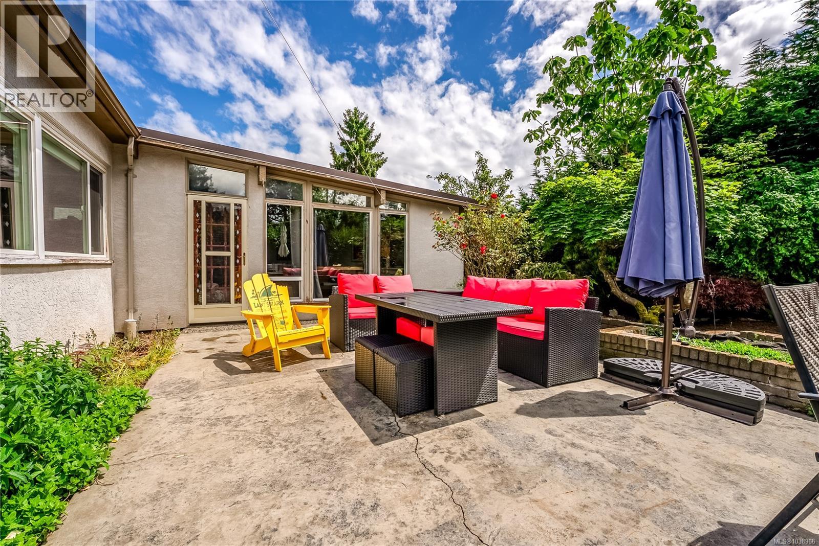 1663 Freeman Ave - 27