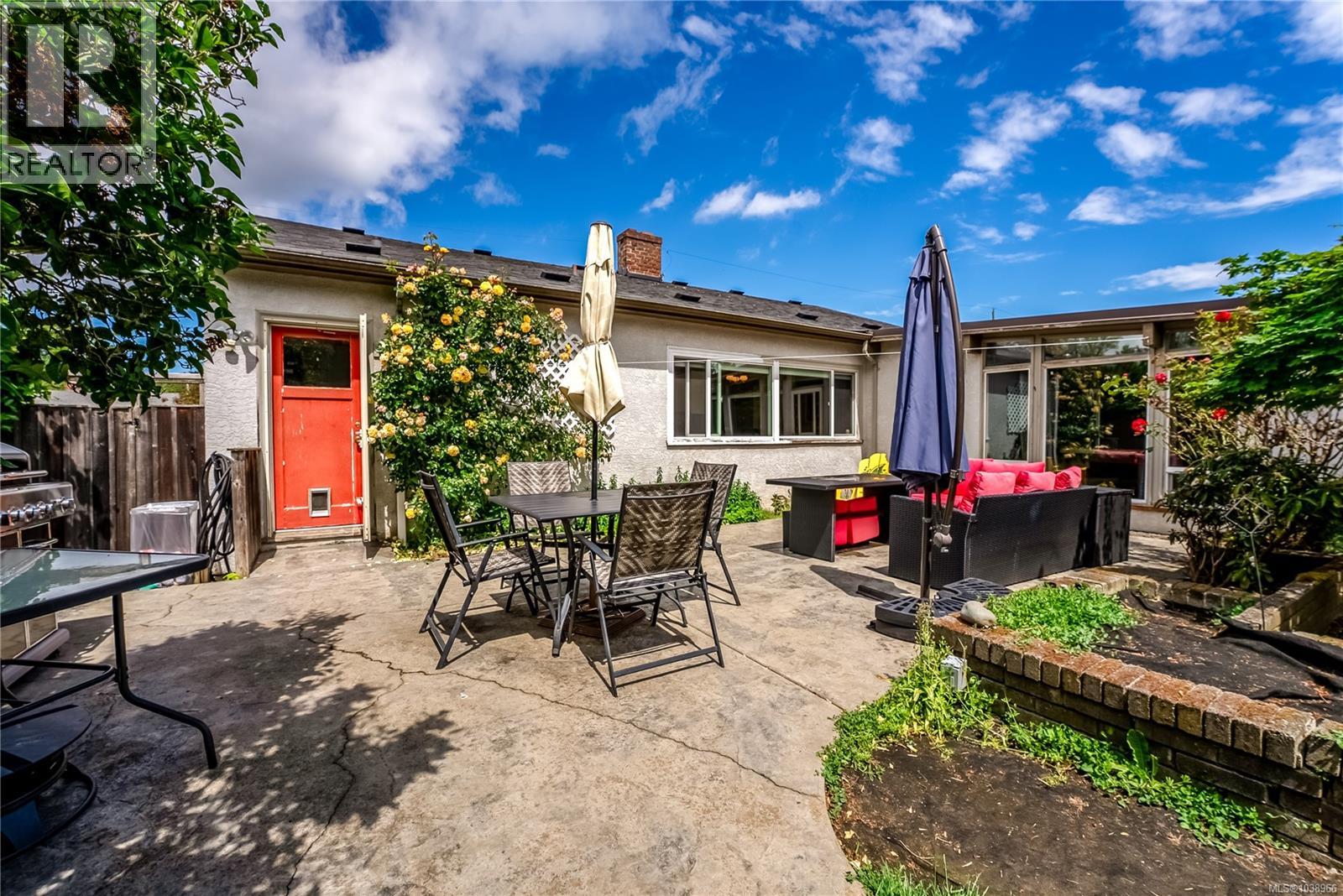 1663 Freeman Ave - 29