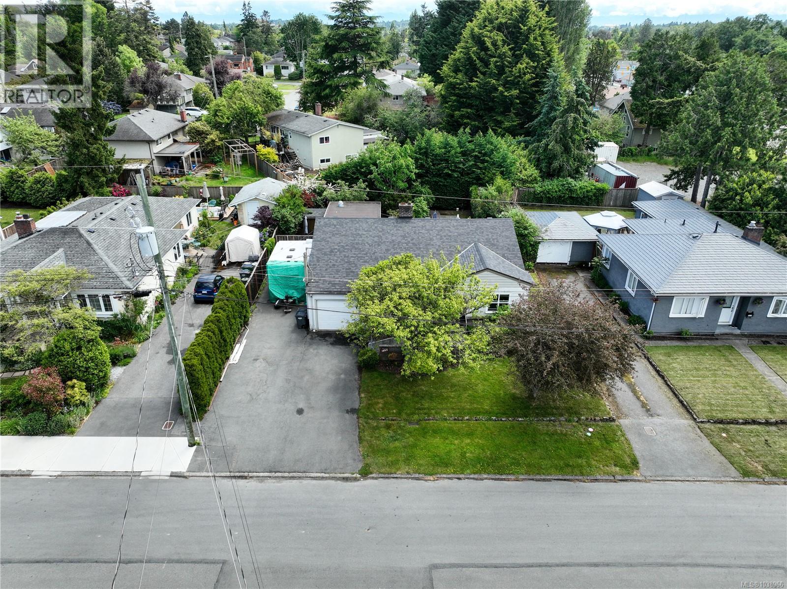 1663 Freeman Ave - 31