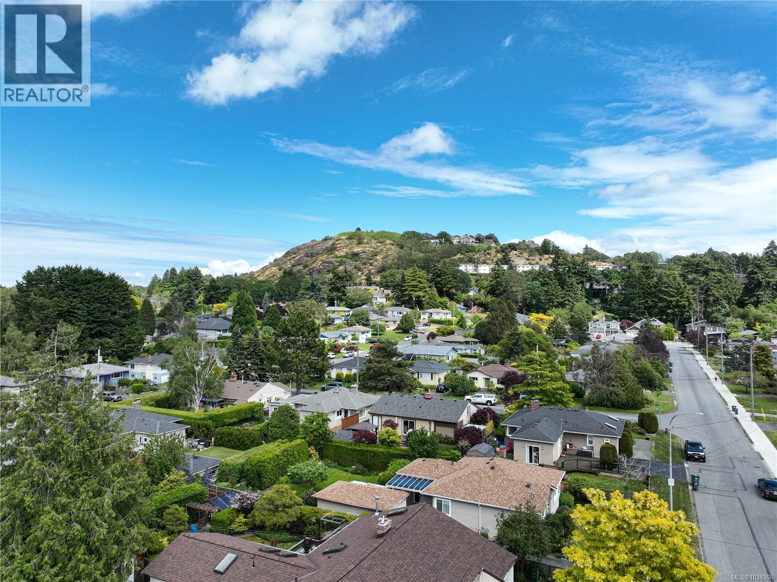  1663 Freeman Avenue, Saanich