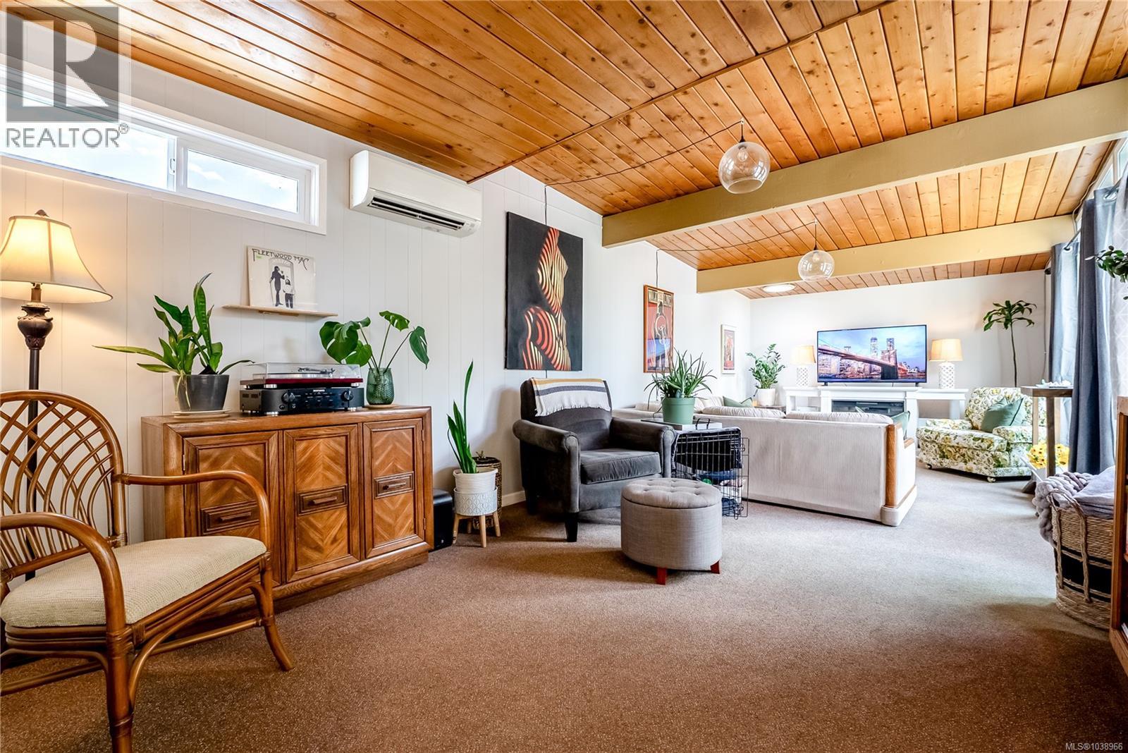 1663 Freeman Ave - 6